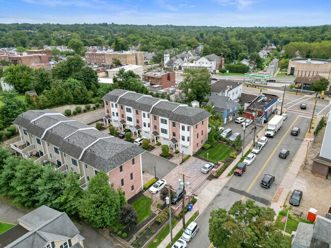 Building Photo - 4 Central Ave
