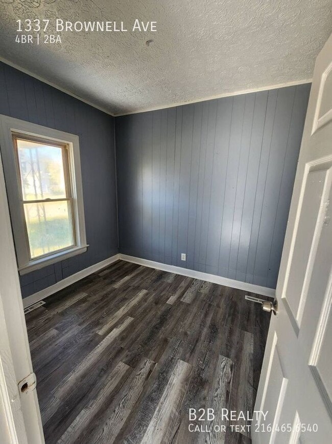 Building Photo - 1337 Brownell Ave