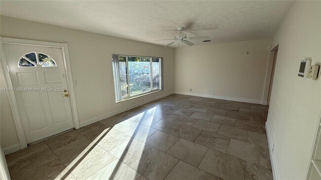 Building Photo - 212 SW 13th St