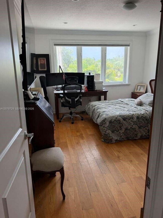 Building Photo - 8031 NE Bayshore Ct