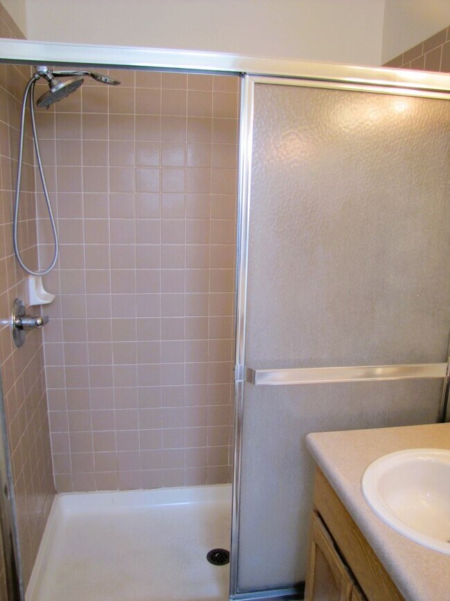 Building Photo - 3BR/2BA/2CG, 1519 sq.ft on half acre in Huachuca City, AZ