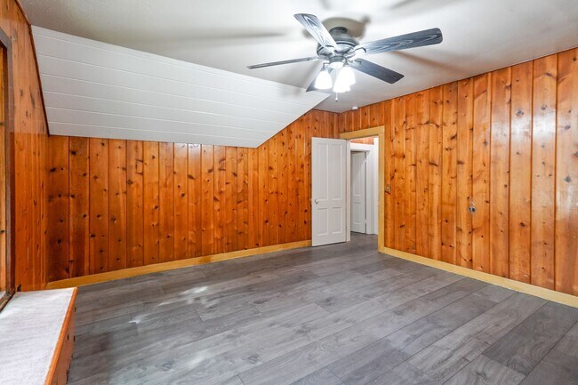 Building Photo - Beautifully Renovated 4-Bedroom Farmhouse on Large Corner Lot in the Heart of Sublimity - Water/S...