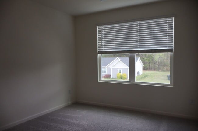 Building Photo - 3413 Baybrooke Dr