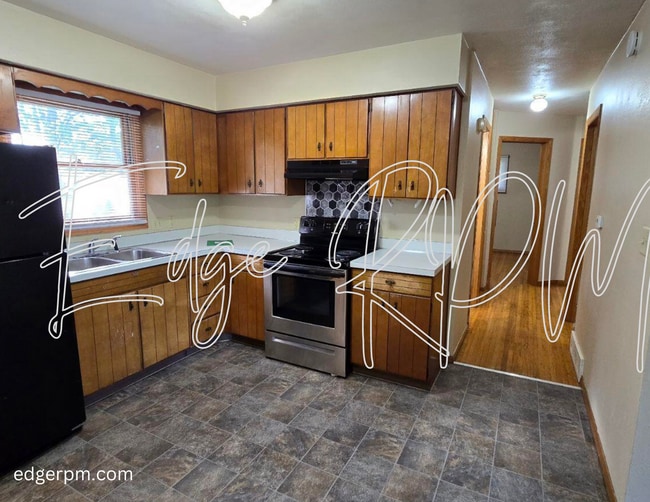 Building Photo - Now leasing for May 2026! 4 Bedroom 2 Bath...