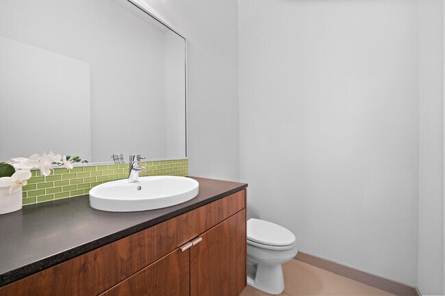 Building Photo - 105 Willard St