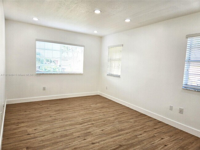 Building Photo - 15294 SW 39th Terrace