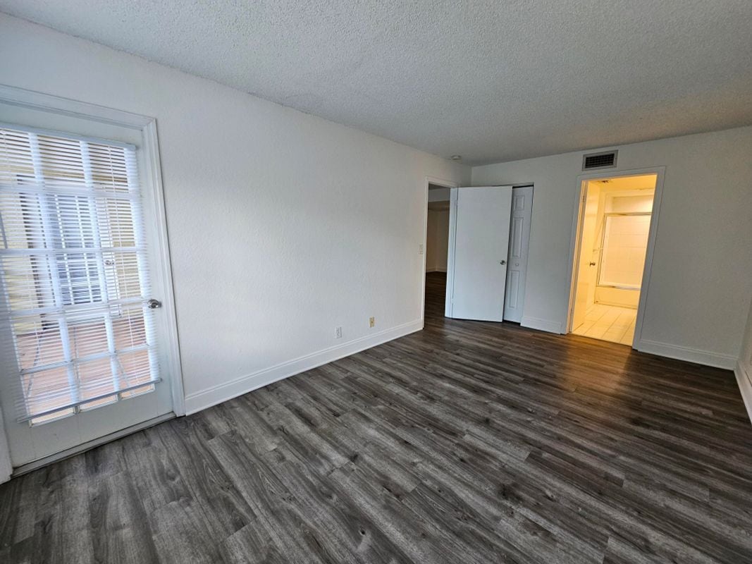 Building Photo - 120 Sparrow Dr