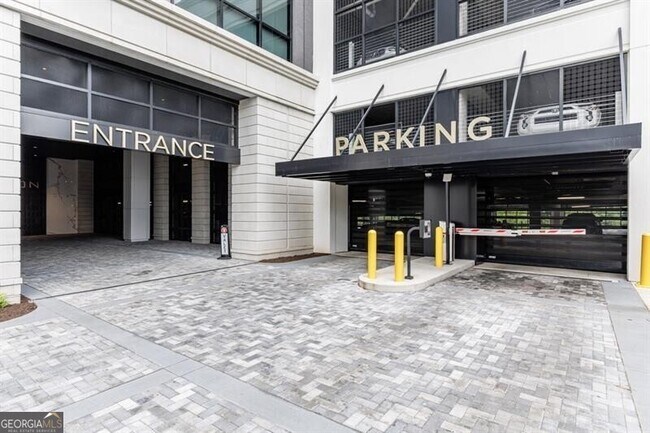 Building Photo - 2425 Peachtree Rd NE