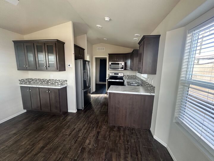 Building Photo - 530 S Alma School Rd