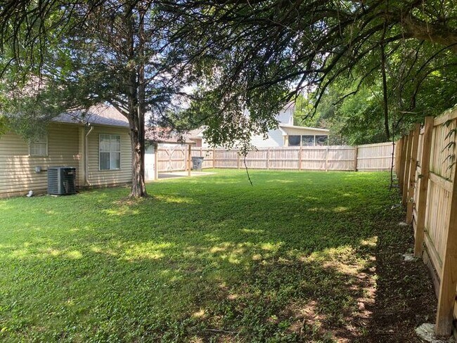 Building Photo - Beautiful Renovated House in North Nashville - Fenced in Yard!