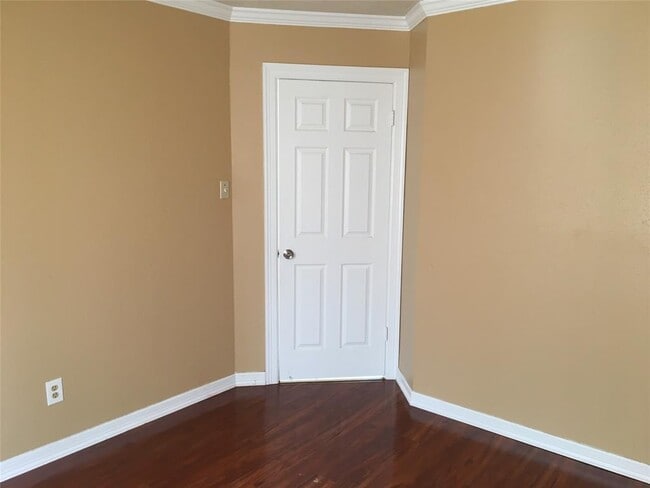 Building Photo - 15310 Reigate Ln