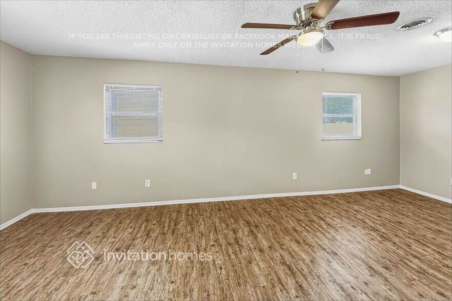 Building Photo - 10948 Tangora St