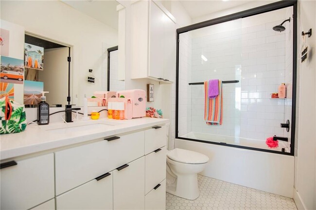 Building Photo - 4205 S Watercrest Dr