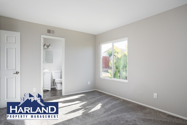 Building Photo - 8547 Aquarius Dr