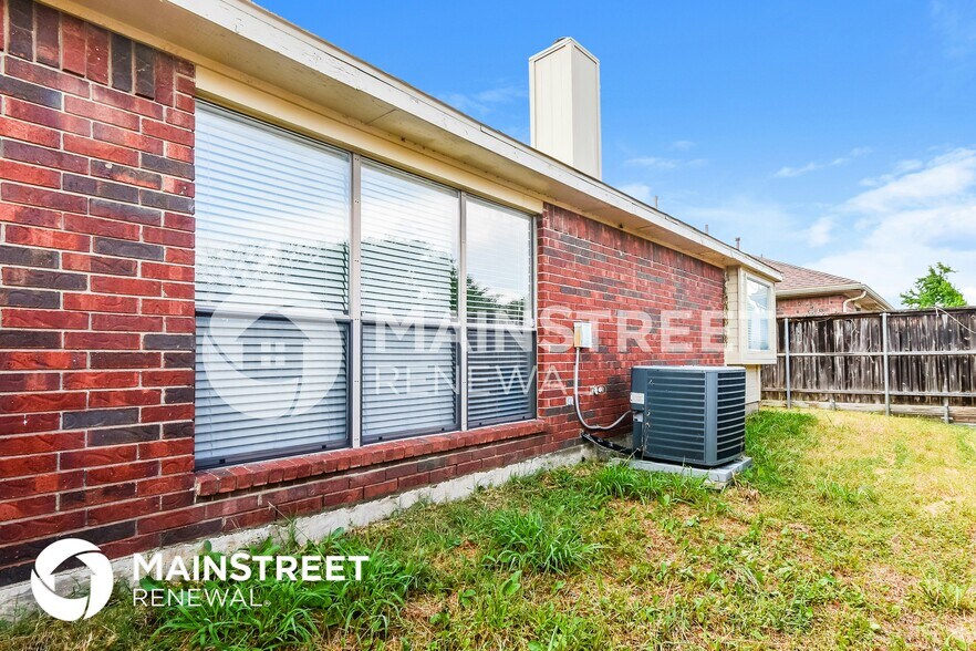 Building Photo - 6820 Moccasin Dr