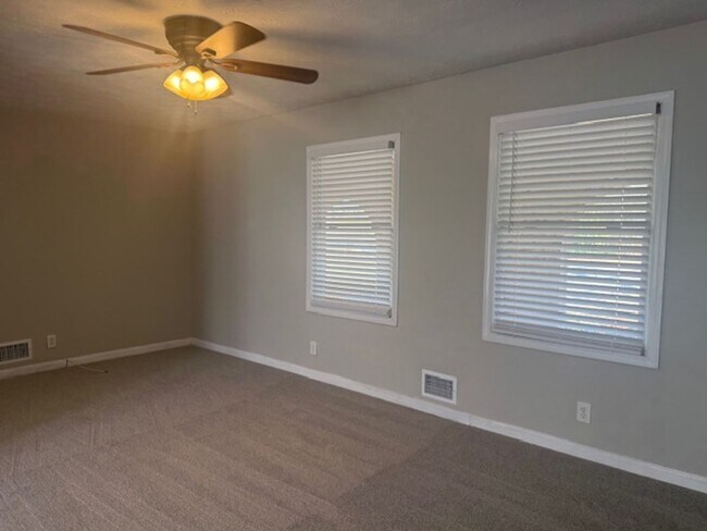 Building Photo - Beautifully Updated 5BR / 3.5 Bath Brick Ranch with Finished Basement!