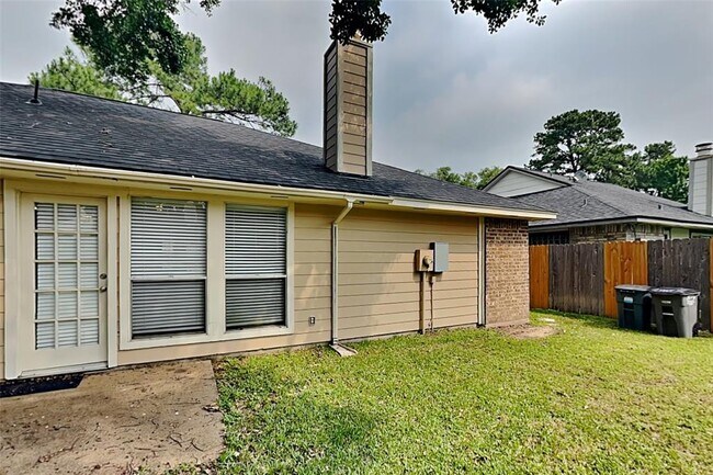 Building Photo - 8514 Greenleaf Lake Dr