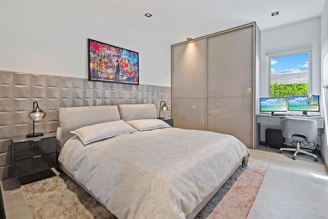 Building Photo - 655 Layne Blvd