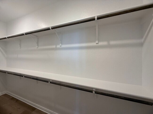Building Photo - Come and See for Yourself Why Emma Park is...