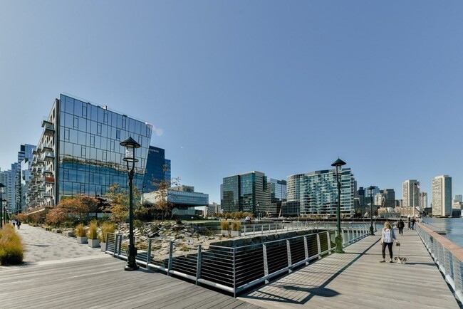 Building Photo - 300 Pier 4 Blvd