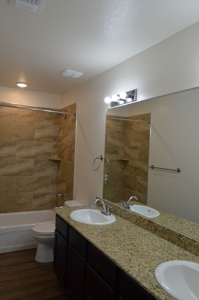 Building Photo - 916 Industrial Ave