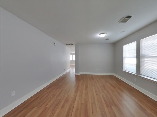 Building Photo - 6346 Hall Pond Ct