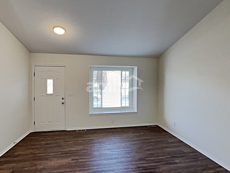 Building Photo - 1470 S 1525 W