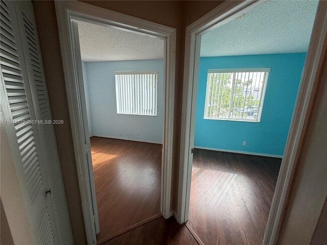 Building Photo - 810 NE 212th Terrace