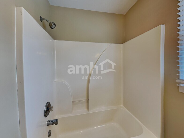 Building Photo - 905 Wonderland Pass