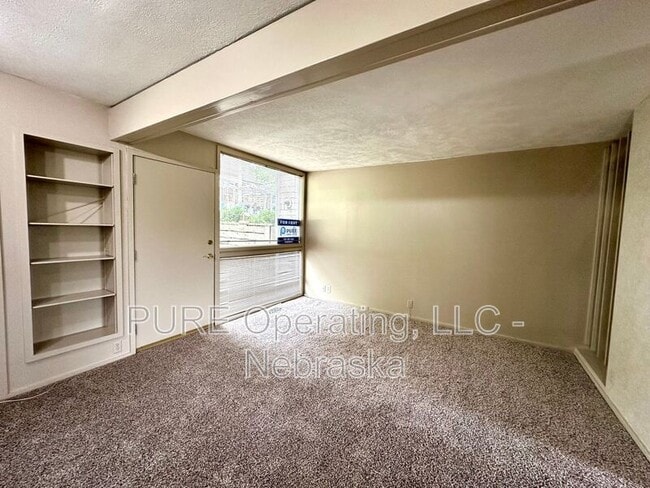 Building Photo - 1631 N 109th Plaza
