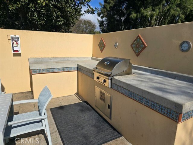 Building Photo - 48 Vermillion