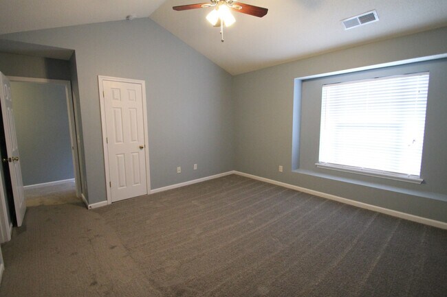 Building Photo - 1364 Walnut Hill Dr