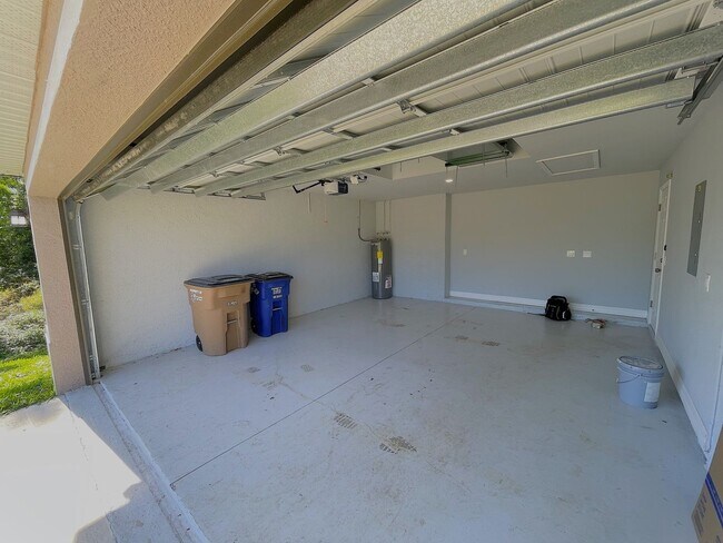 Building Photo - AKACHER01