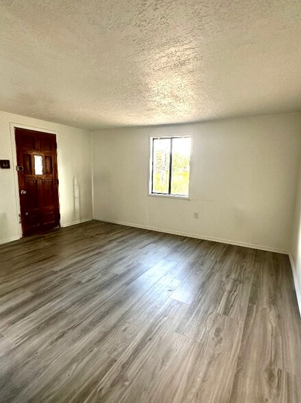 Building Photo - 1711 1/2 Agua Fria St