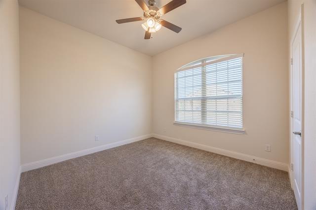 Building Photo - 4037 Woodford Dr