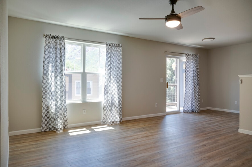 Building Photo - 4203 Sunset Ridge Ct