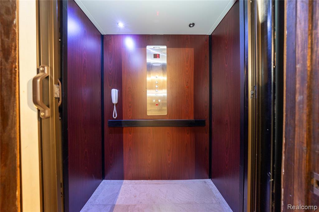 Building Photo - 42183 Kouza Ct