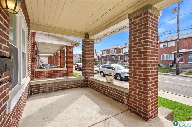 Building Photo - 819 Chestnut St