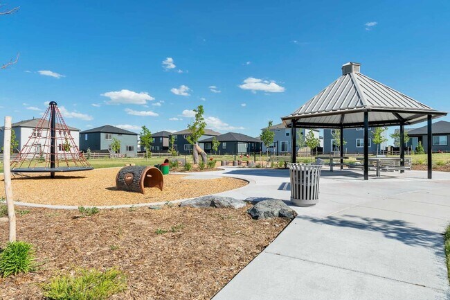 Building Photo - Spacious 3 bed 3 bath 2-story comfortable and stylish home in desirable location in Parker