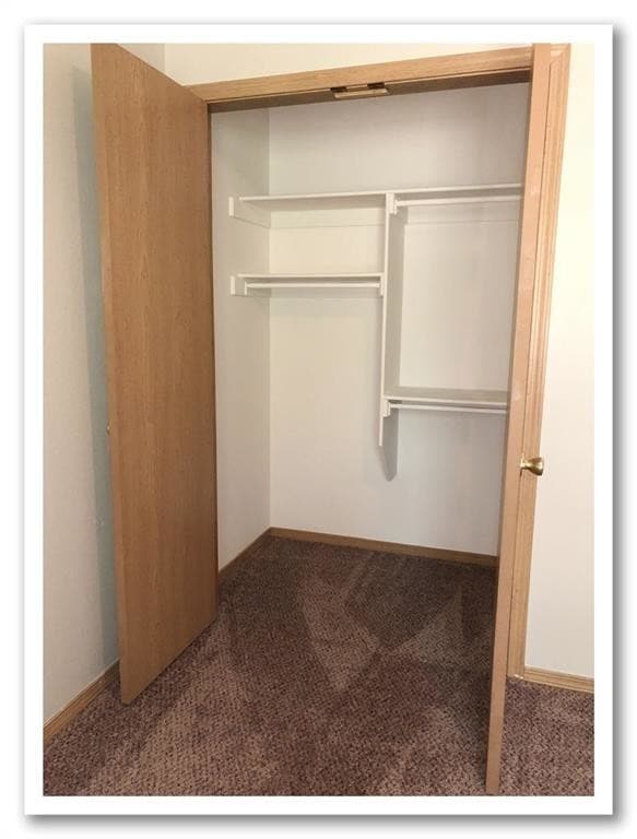 Building Photo - 807 Maple Dr