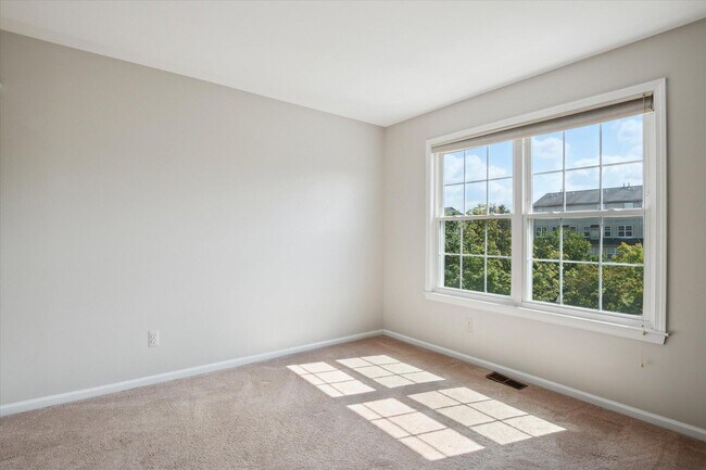 Building Photo - 2817 Barclay Way