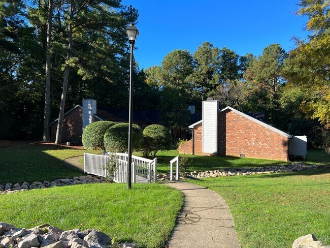 Building Photo - 4713 Matt Dr