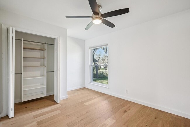 Building Photo - 7205 Twisted Oaks Dr