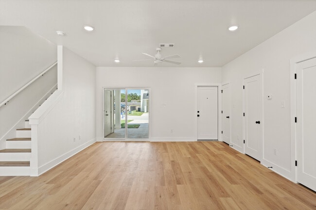 Building Photo - 602 Mercado St