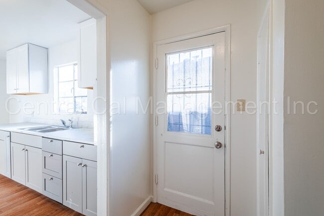 Building Photo - 3029-3031 Horrace Mann