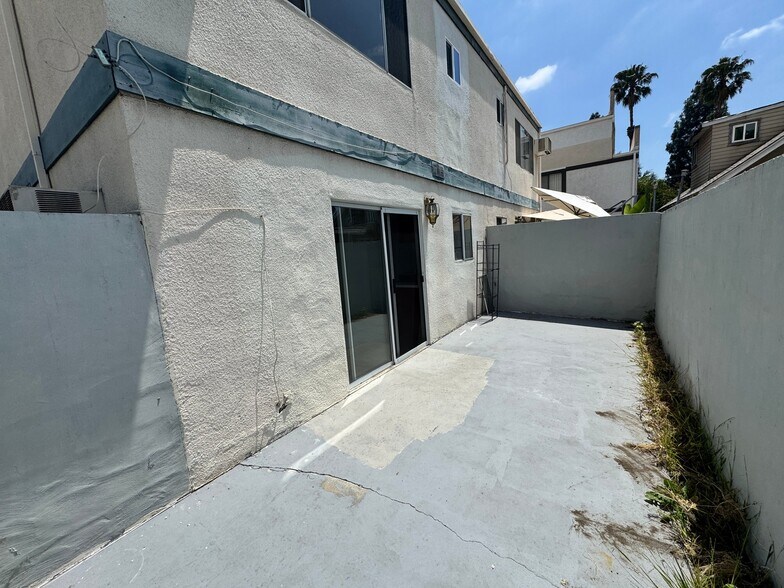 Building Photo - 293 N Hill Ave