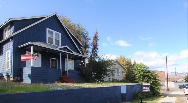Building Photo - 124 N Buchanan Ave