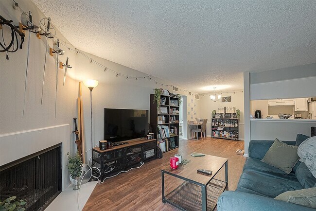 Building Photo - 2120 El Paseo St