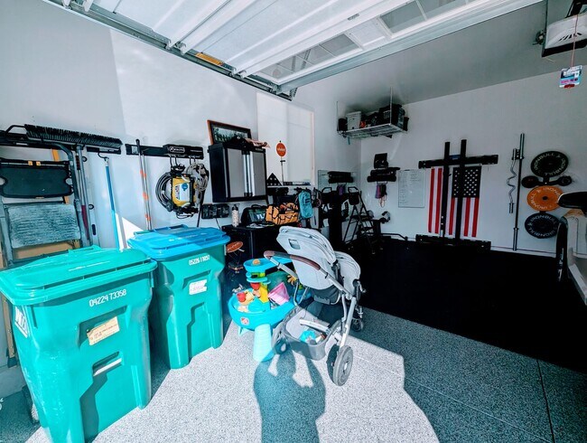 Building Photo - Lovely, spacious, newly built Lehi House!!