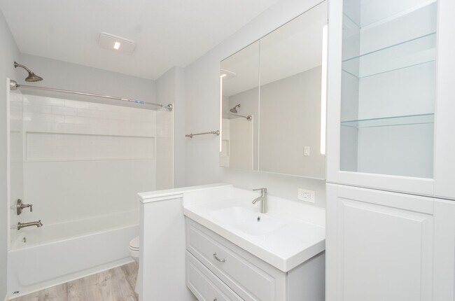 Building Photo - 2103 Winged Foot Dr